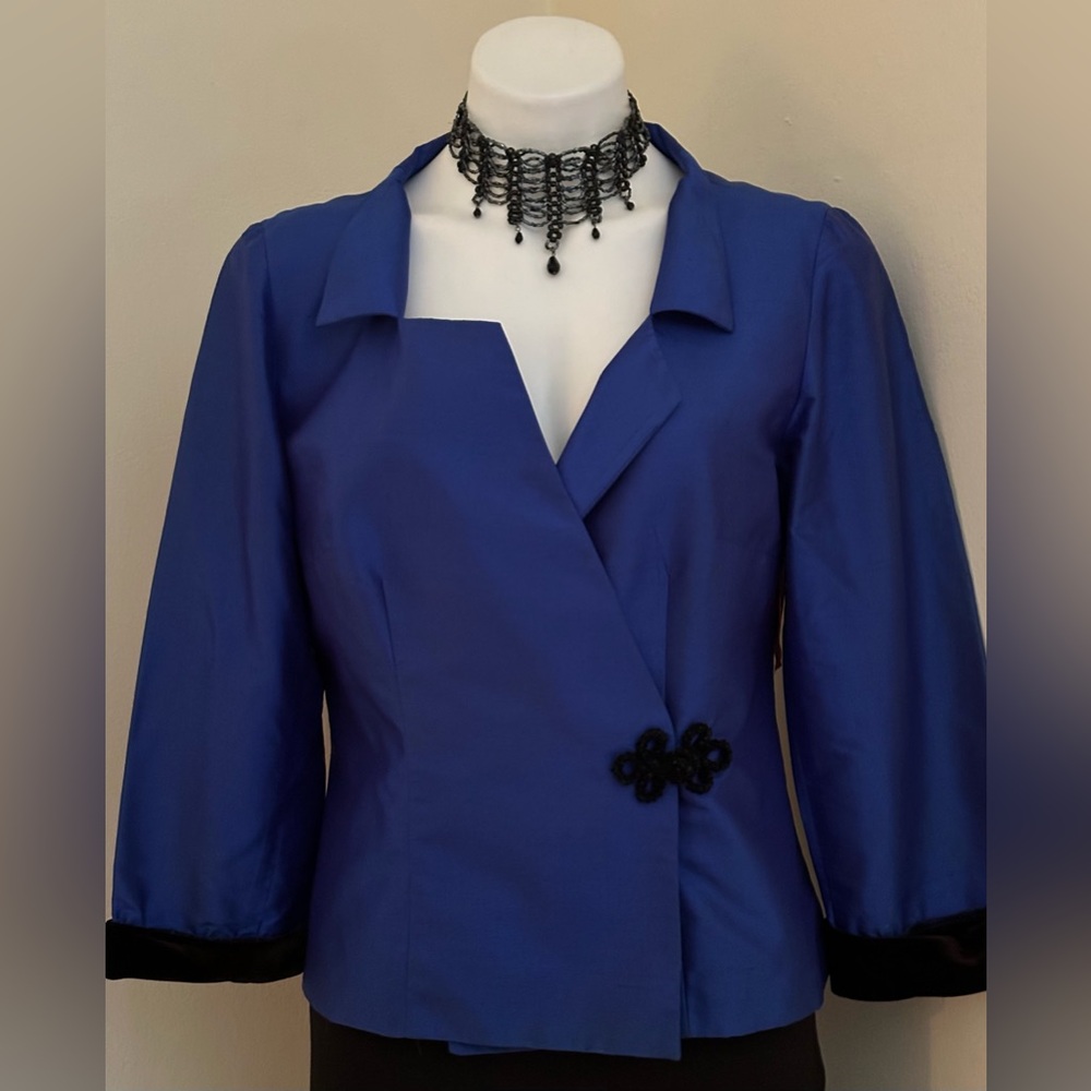 BIGIO Collection Blue Satin 1 Hook Button. 3 I Snap Buttons Velvet Cuffs Sz 10